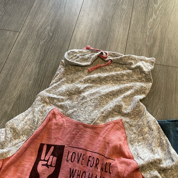 2x Joei And I Womens Top Size Small Long Sleeve Graphic Pullover Tee - Picture 7 of 7